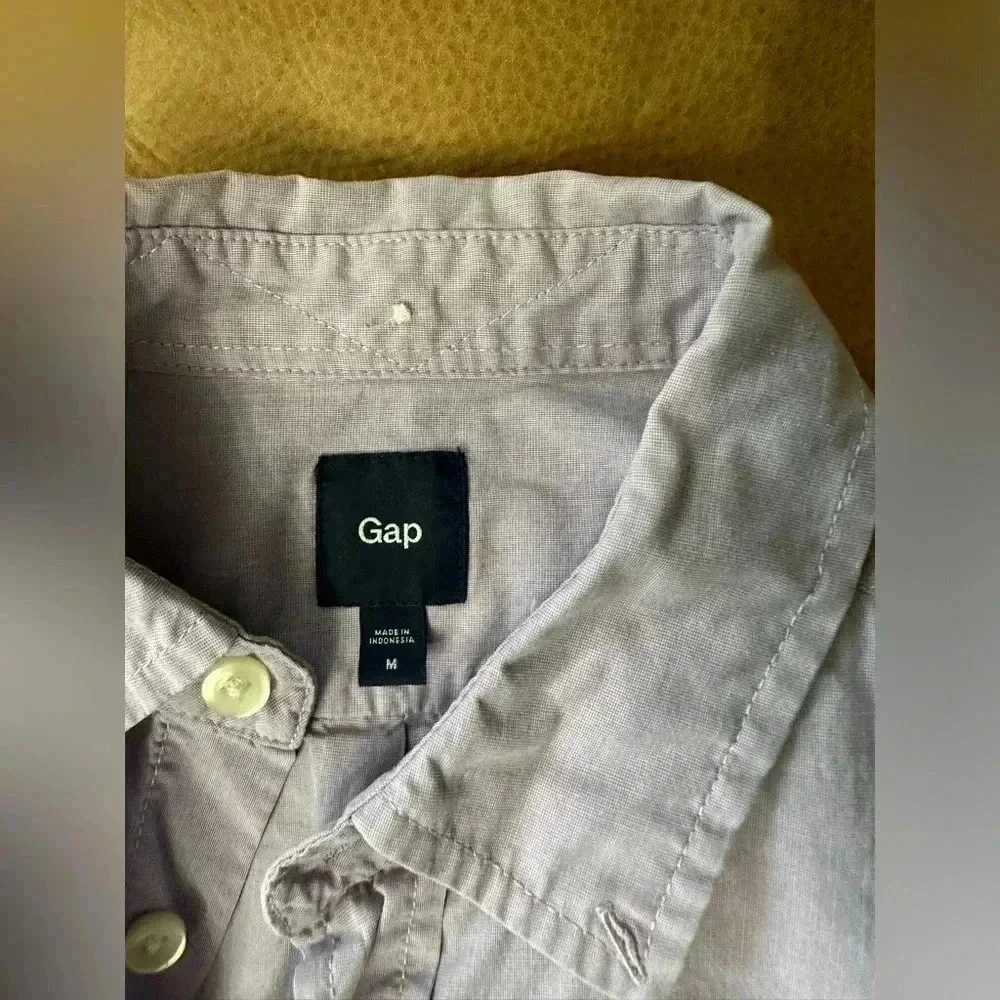 GAP Light Purple Button Down Long Sleeve Shirt 100% Cotton Size Medium - Picture 3 of 9